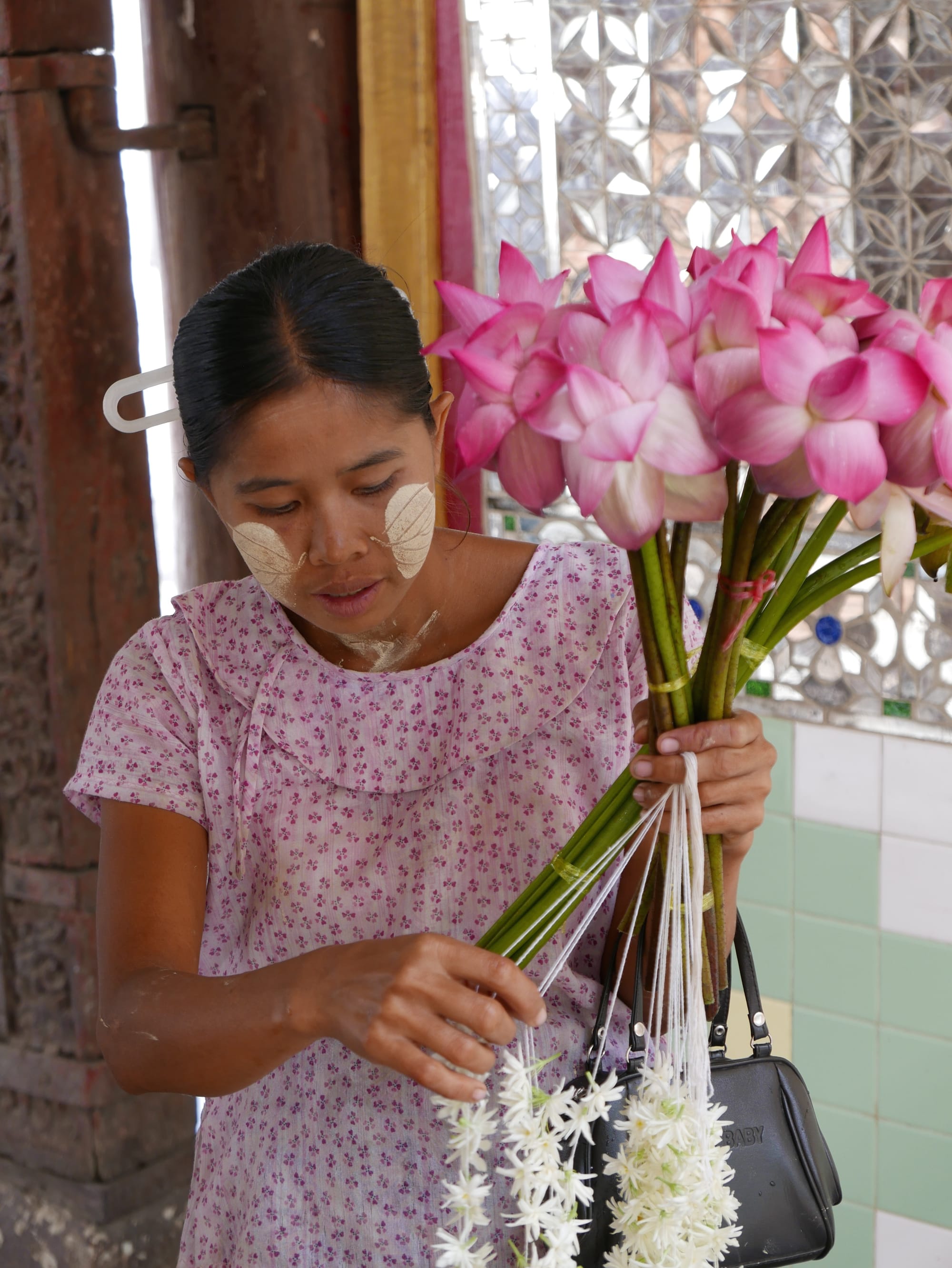 Photo by Author — jasmine flower seller — Maha Lawkamarazein or Kuthodaw Inscription Shrines, Mandalay, Myanmar (Burma)