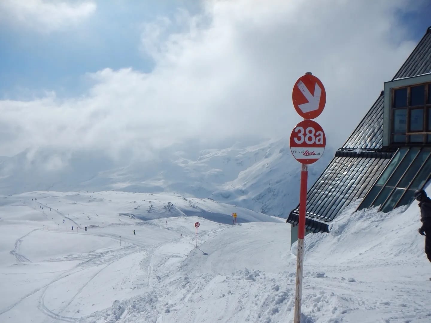 Photo by Author — the start of the run from the top of the cable car towards Zurs