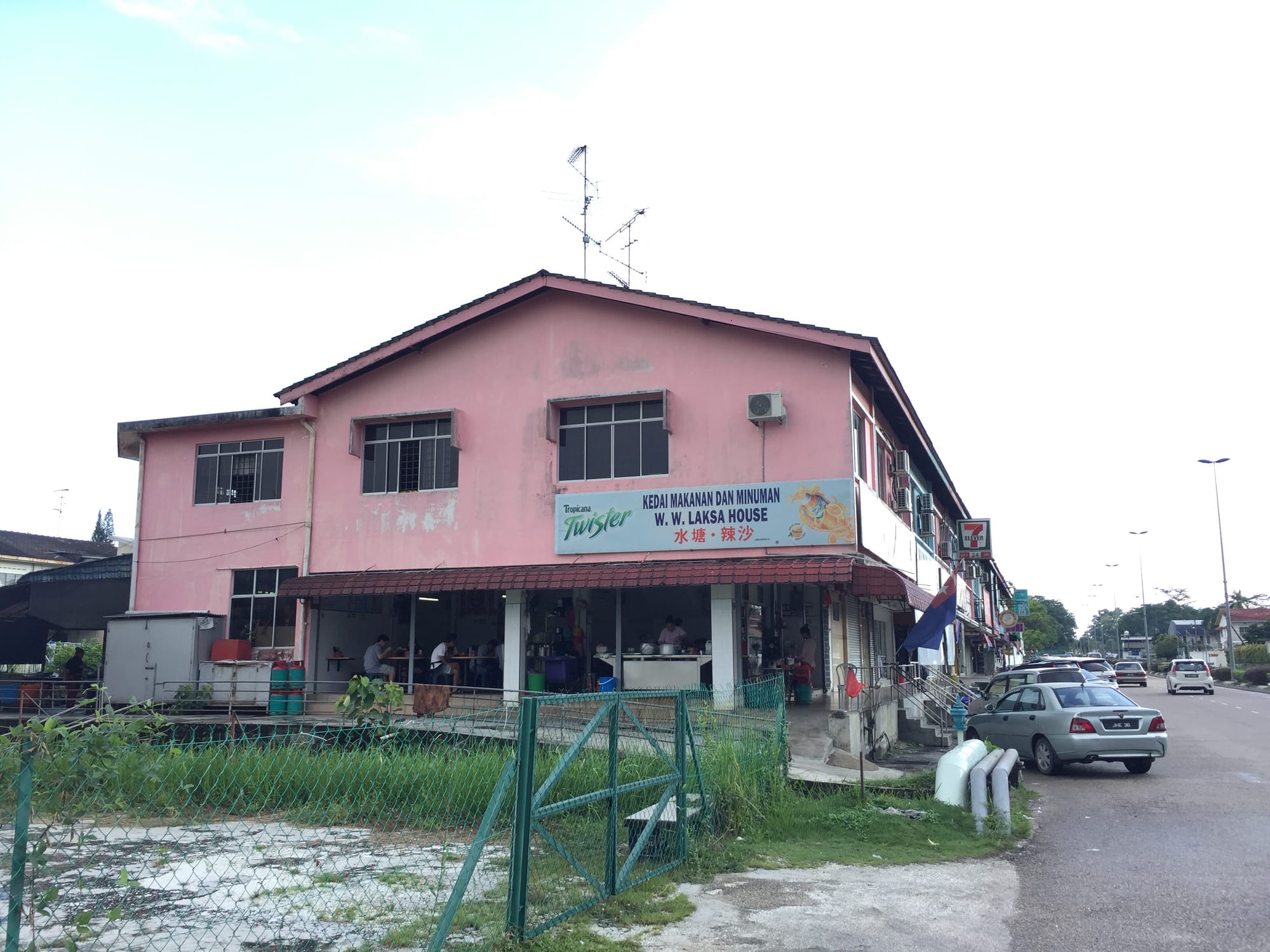 Photo by Author — W.W. Laksa House 水塘路辣沙, Johor Bahru, Malaysia