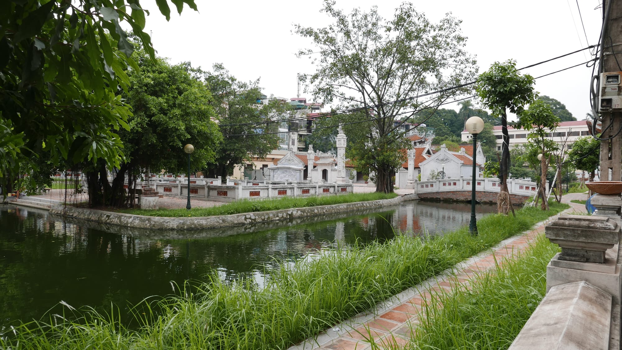 Photo by Author — the walk back from Hồ Hữu Tiệp (B-52 Lake), ngõ 55 Hoàng Hoa Thám, Quận Ba Đình, Thành Phố Hà Nội, Hanoi, Vietnam