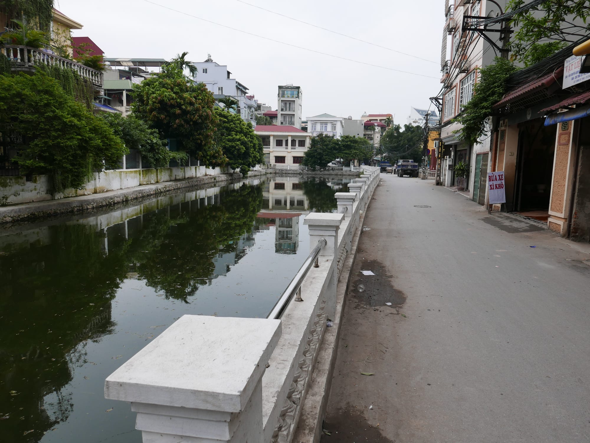 Photo by Author — Hồ Hữu Tiệp (B-52 Lake), ngõ 55 Hoàng Hoa Thám, Quận Ba Đình, Thành Phố Hà Nội, Hanoi, Vietnam