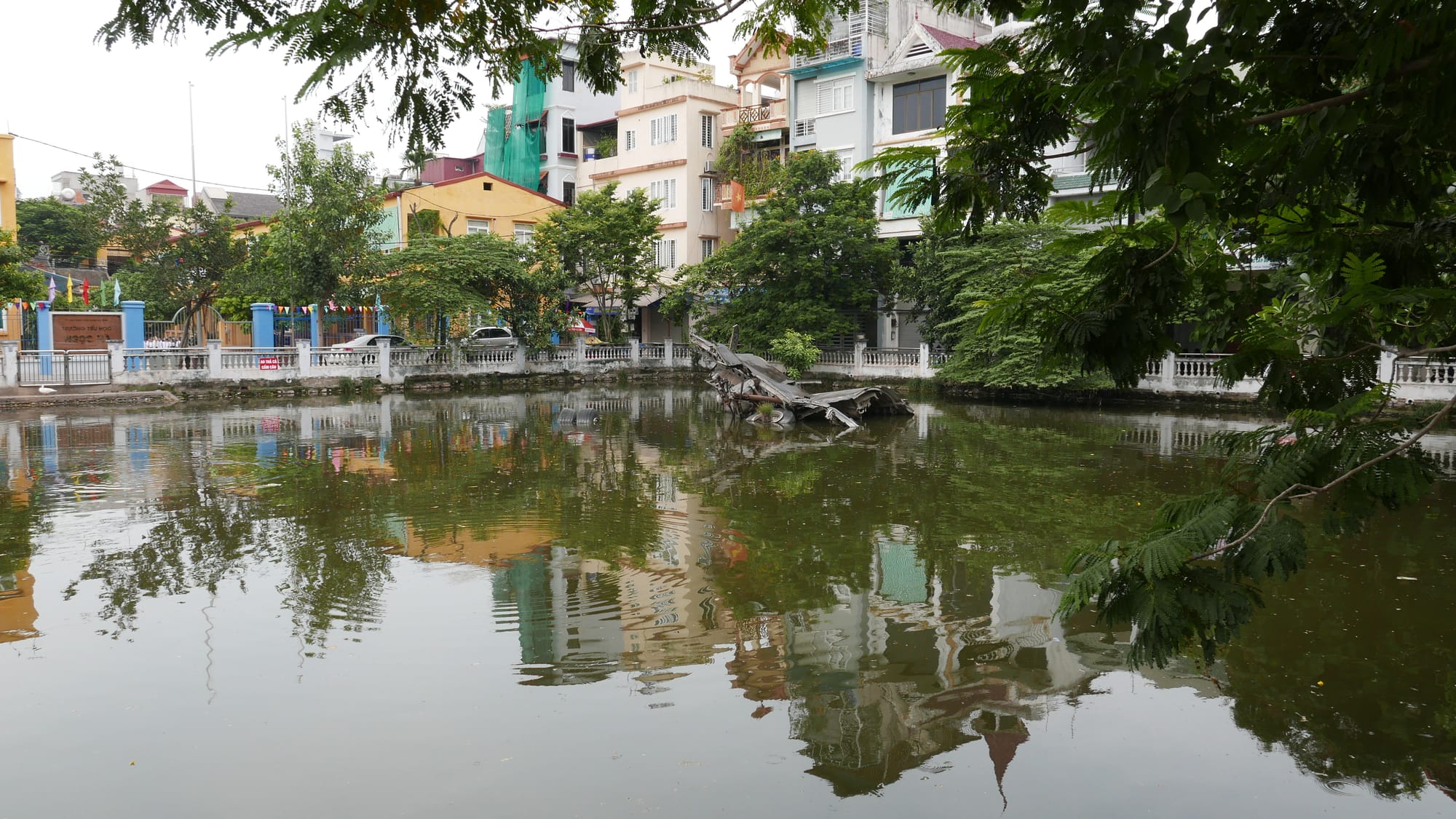 Photo by Author — Hồ Hữu Tiệp (B-52 Lake), ngõ 55 Hoàng Hoa Thám, Quận Ba Đình, Thành Phố Hà Nội, Hanoi, Vietnam