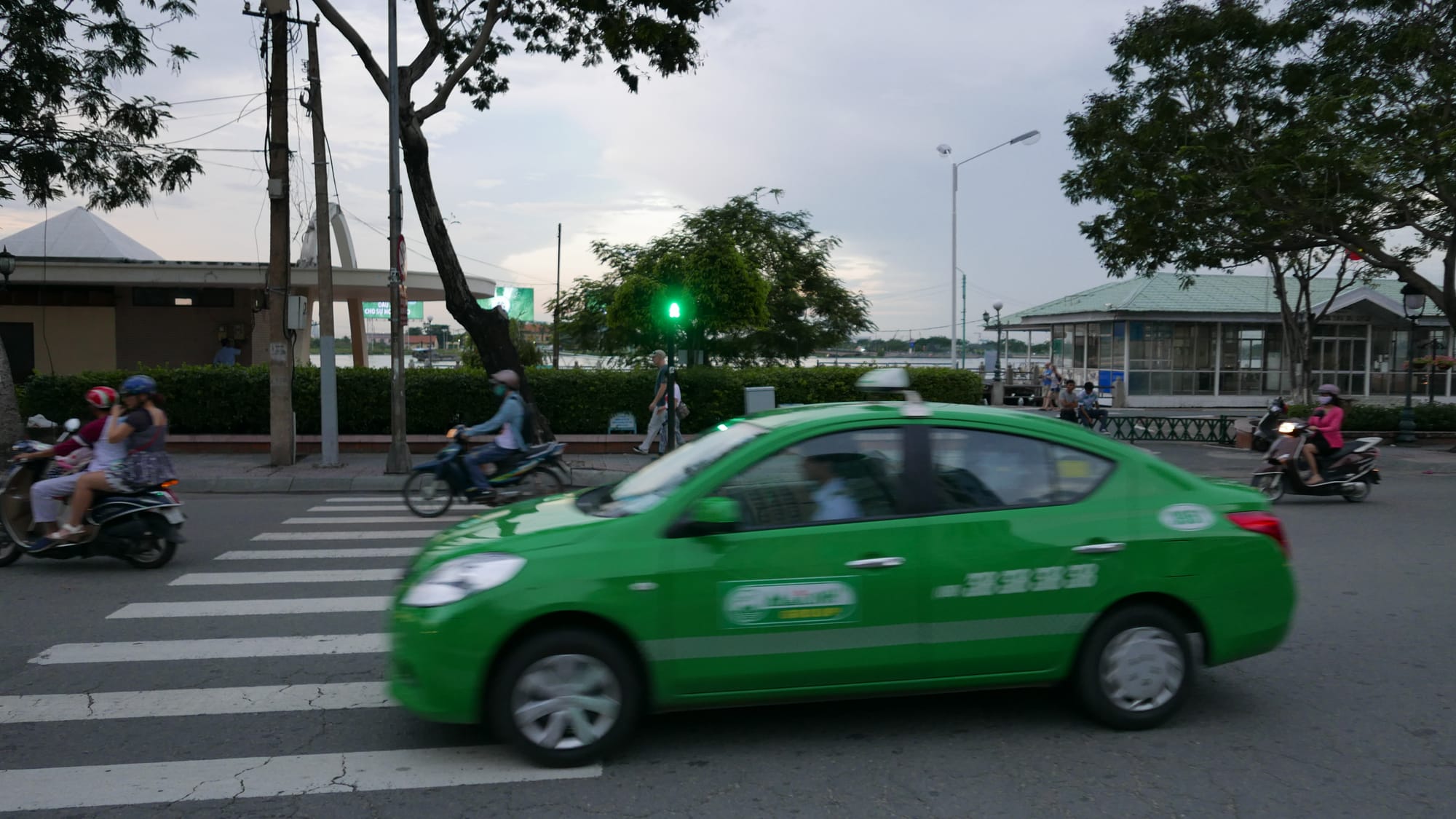 Photo by Author — crossing the road — photos from around Ho Chi Minh City (Saigon), Vietnam