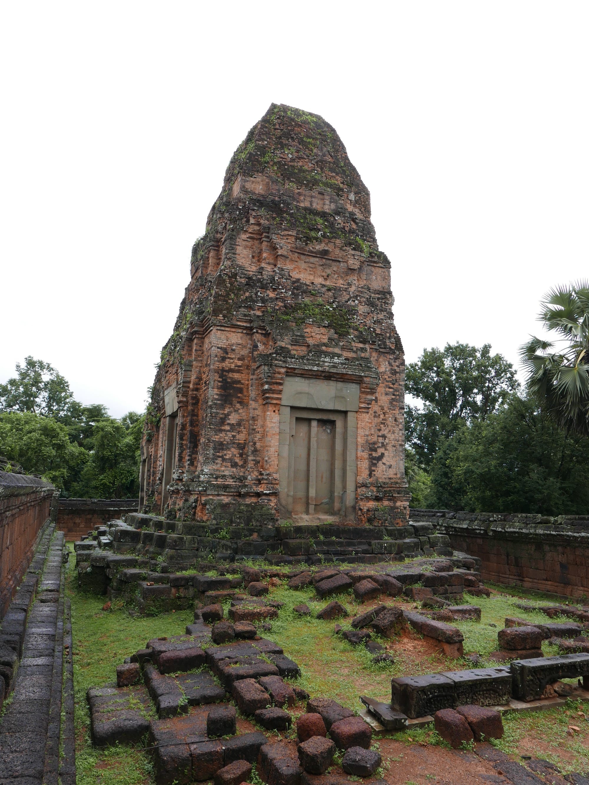 Photo by Author — Pre Rup (ប្រែរូប), Angkor Archaeological Park, Angkor, Cambodia