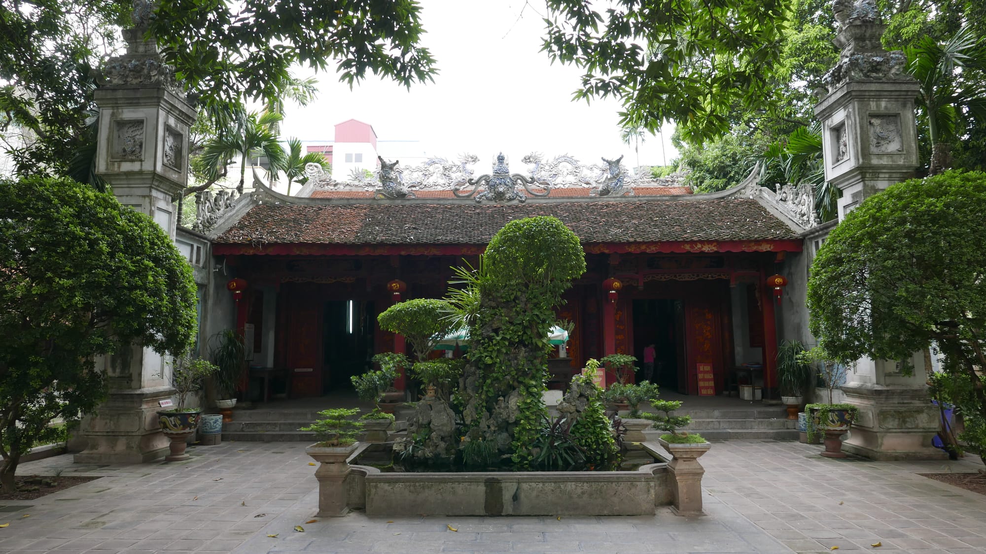 Photo by Author — Đền Quán Thánh (Quan Thanh Temple), 1 Thanh Niên (cnr. Quán Thánh), Quận Ba Đình, Thành Phố Hà Nội, Hanoi, Vietnam