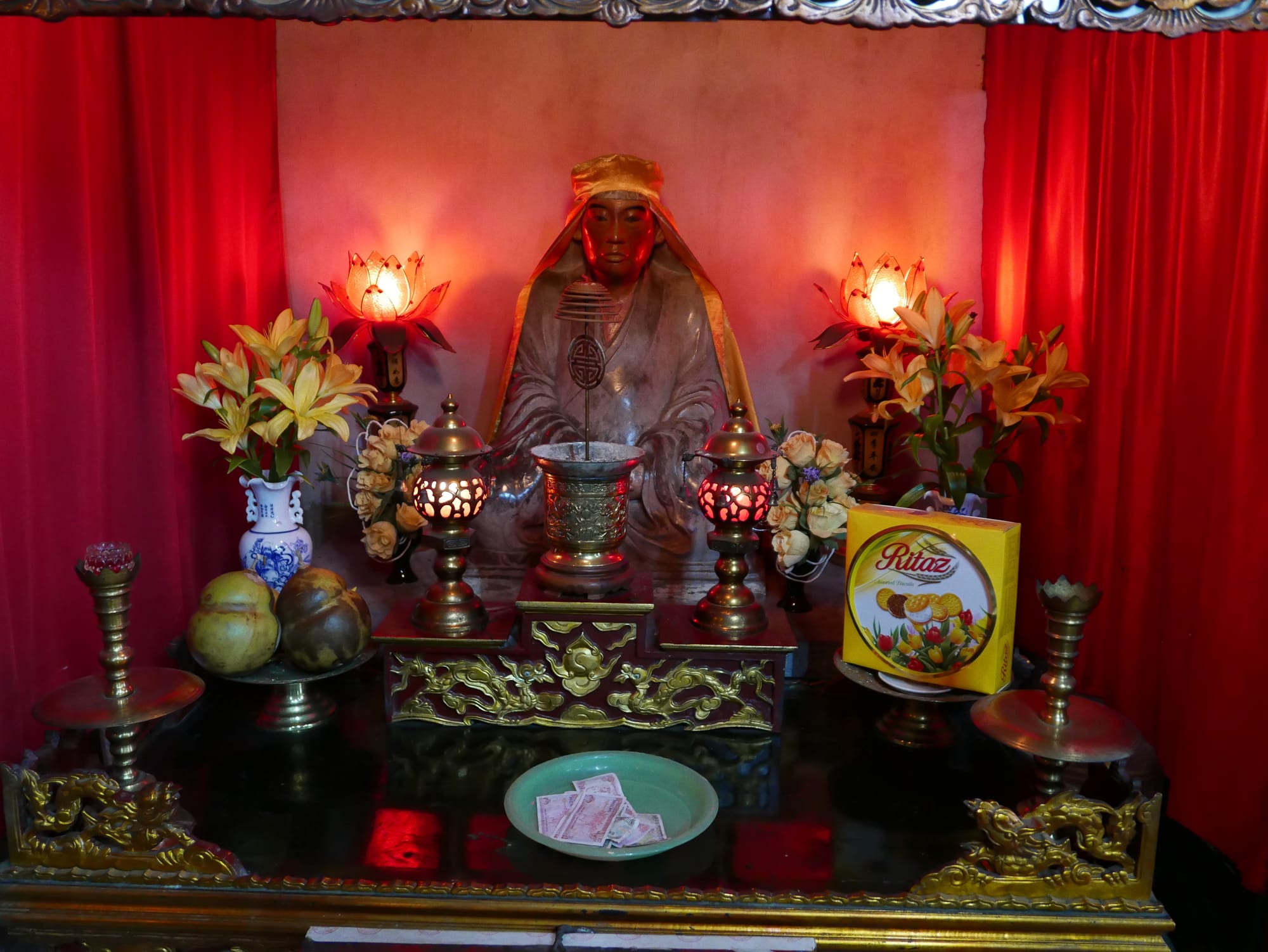 Photo by Author — Đền Quán Thánh (Quan Thanh Temple), 1 Thanh Niên (cnr. Quán Thánh), Quận Ba Đình, Thành Phố Hà Nội, Hanoi, Vietnam