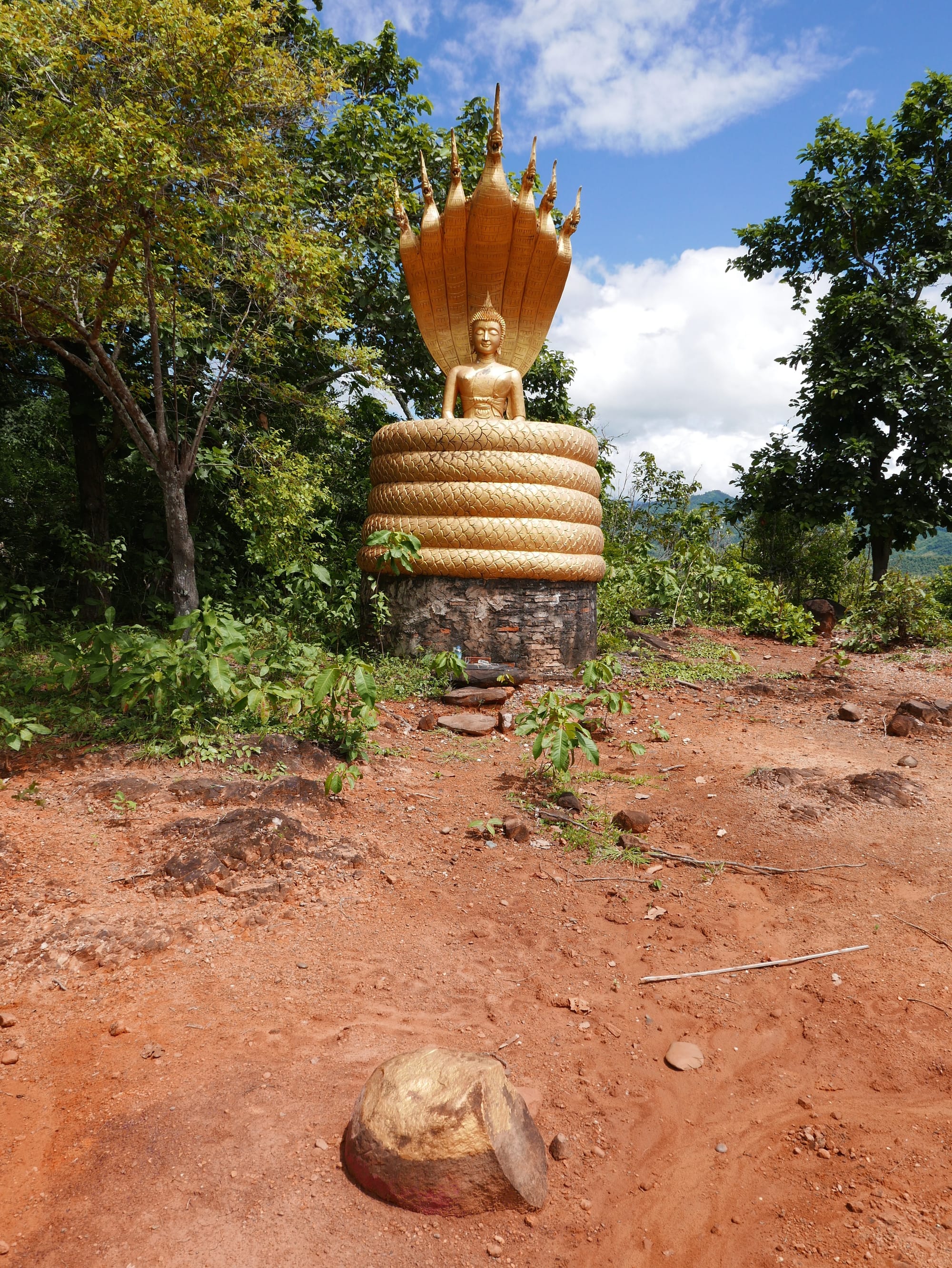 Photo by Author — the Chomphet Trail — The Seven Dragon Head