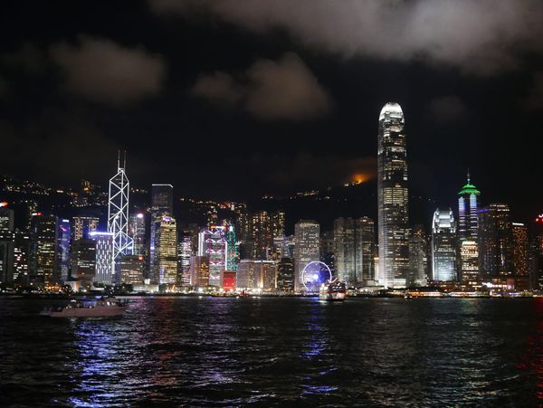 Hong Kong Harbour — day and night - Stunning views across Hong Kong Harbour