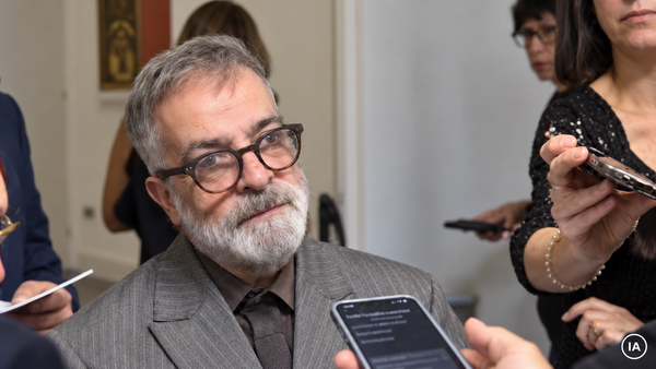 L'immensa distrazione di Marcello Fois: un premio alla memoria scomoda.