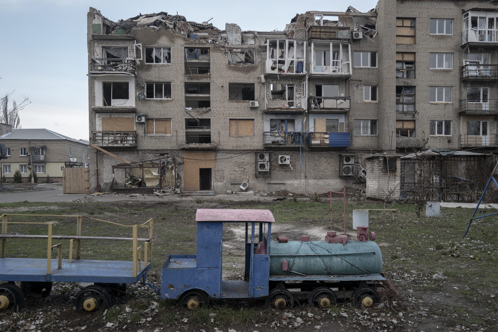 The war in Ukraine, and the U.S. funding fight.