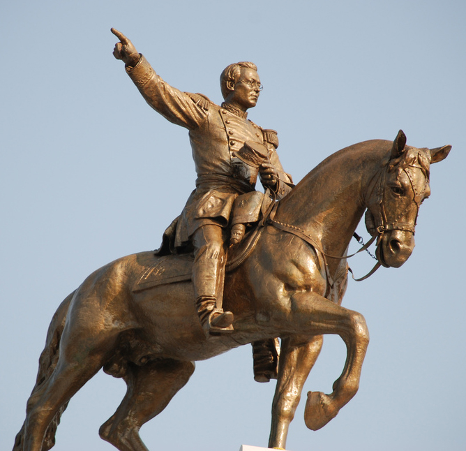 A monument of Mexican General Ignacio Zaragoza | Wikimedia Commons