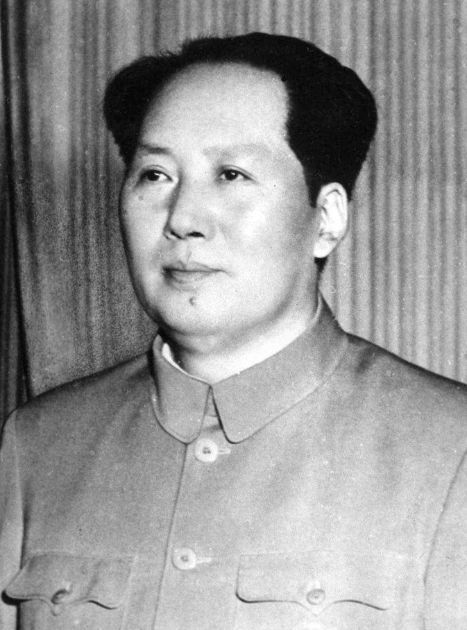 Official portrait of Mao Zedong taken in 1950 | Chen Zhengqing
