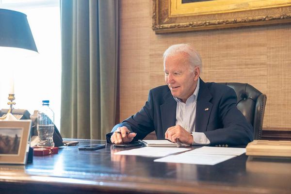 Joe Biden at his desk in Washington, D.C., in 2022 | Executive Office of the President of the United States, Picryl