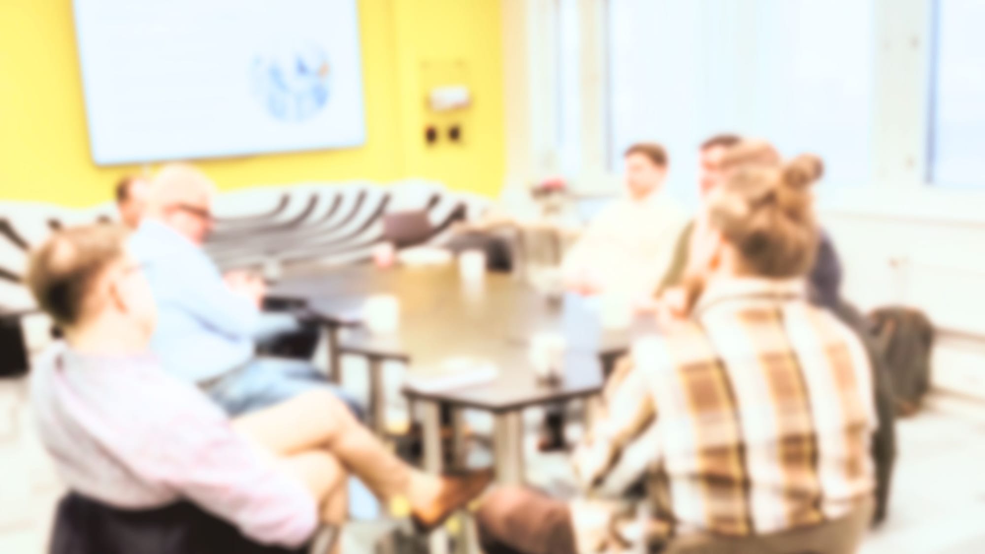 Kuusi kehitysjohtajaa, samat haasteet — mitä opimme tekoälyavusteisesta kehityksestä