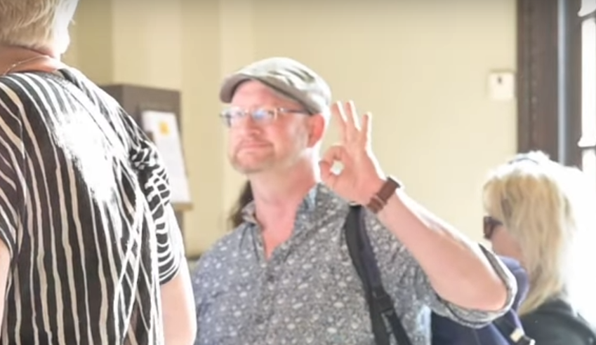 “Nazist”-stämplande vänsteraktivist åtalas för förtal