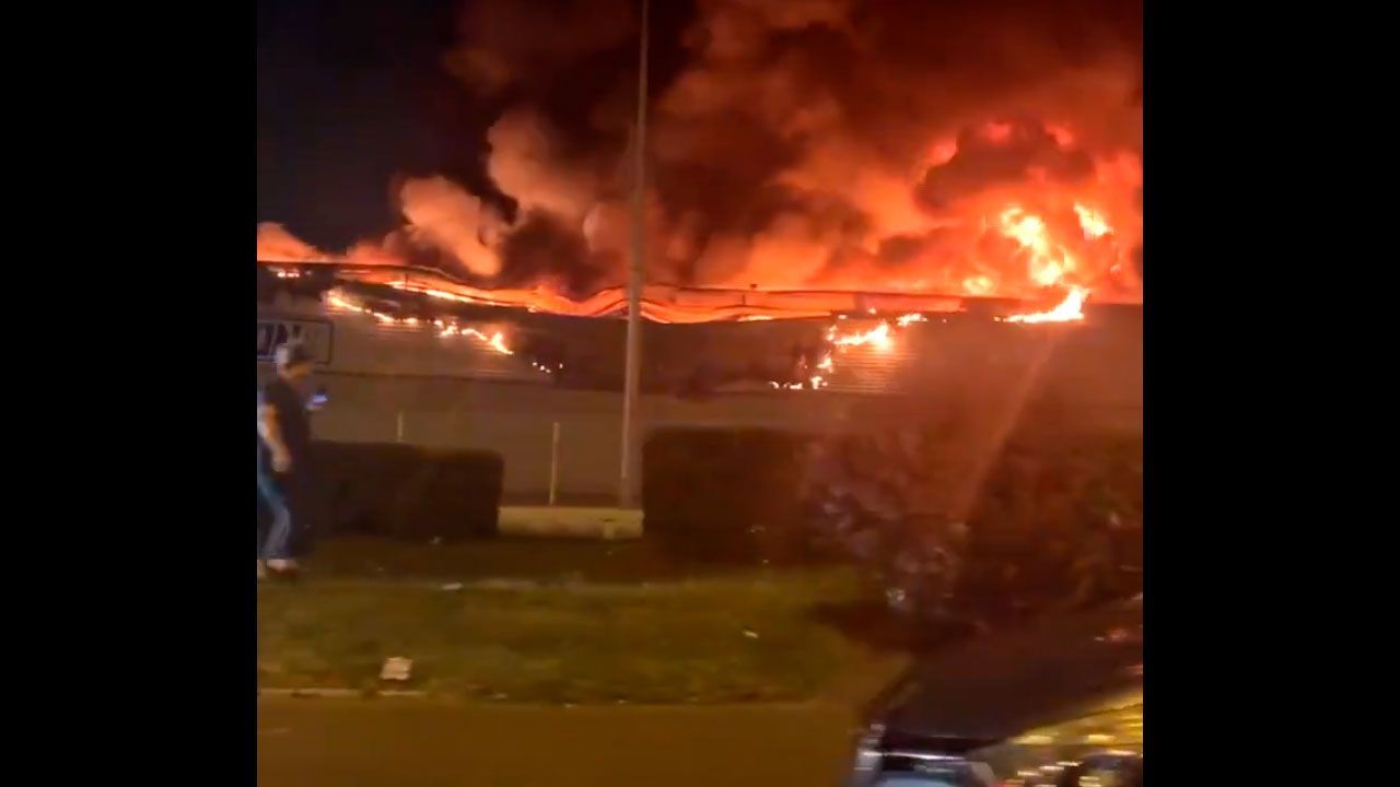 Macrons förklaring på invandrarupploppen: Datorspel