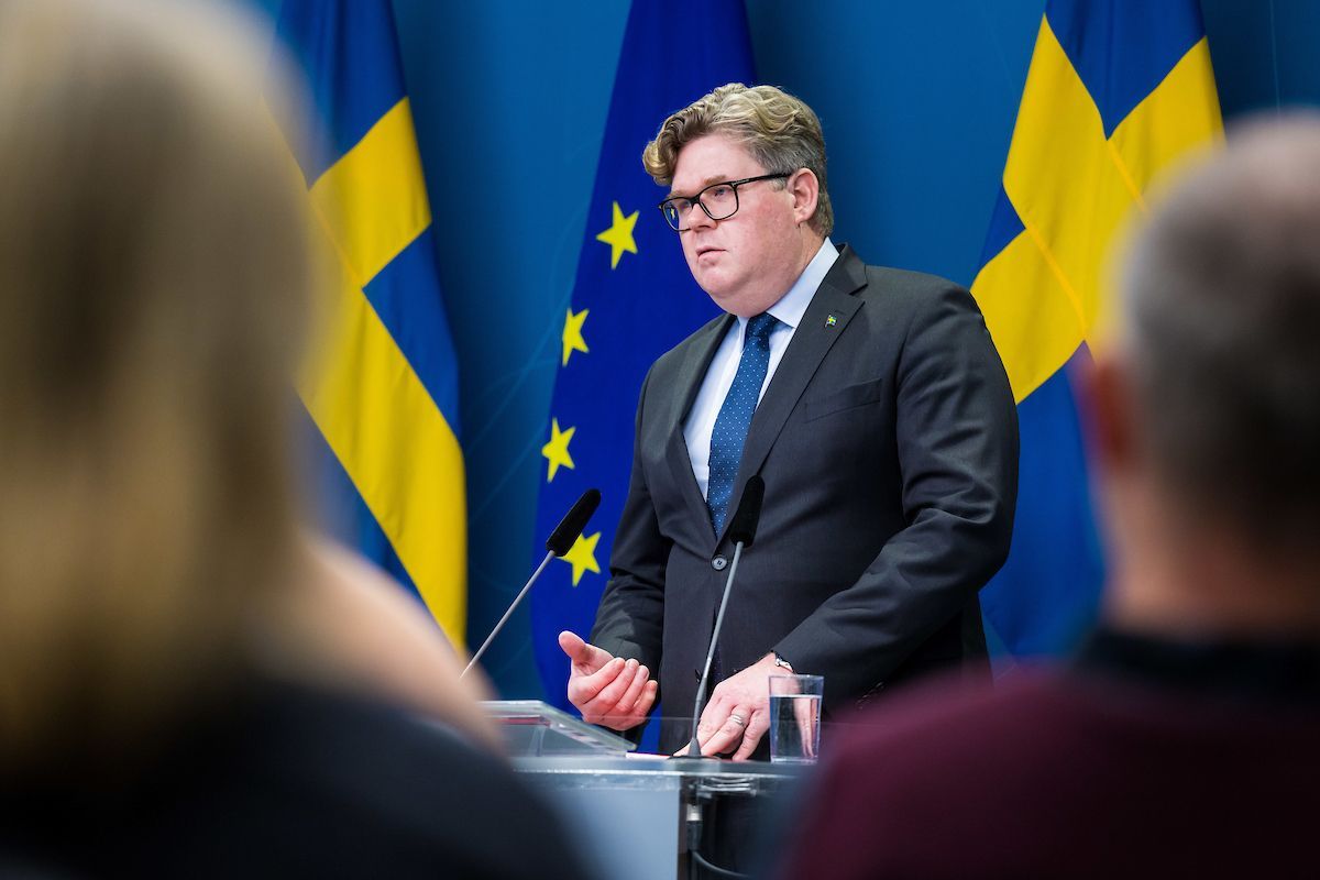 Nu ska svenskars personuppgifter skyddas från gängen – Regeringen vill ändra grundlagen