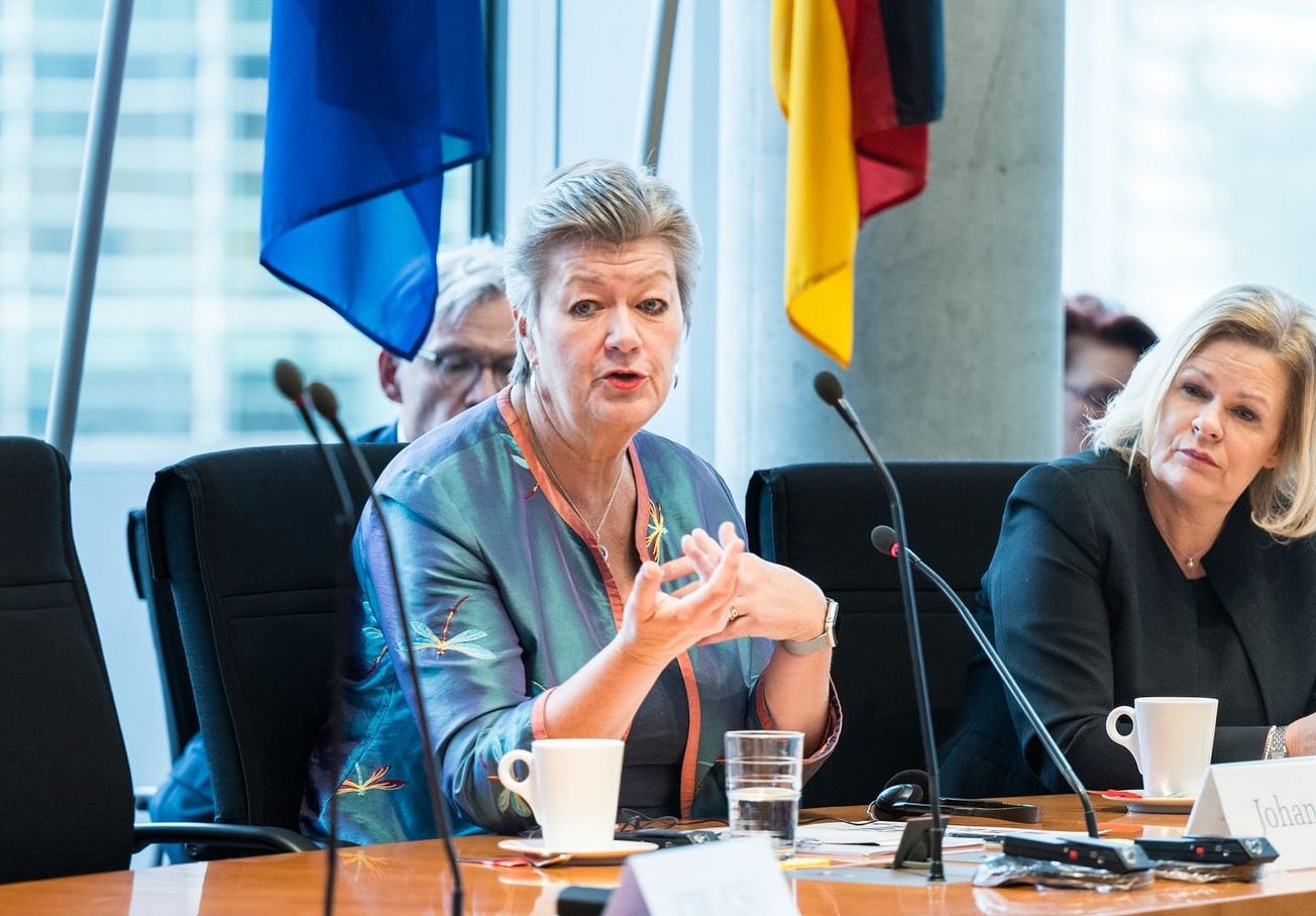 Ordern till EU:s gränschef: “Oavsett om du gillar det eller inte – Ta in migranter”