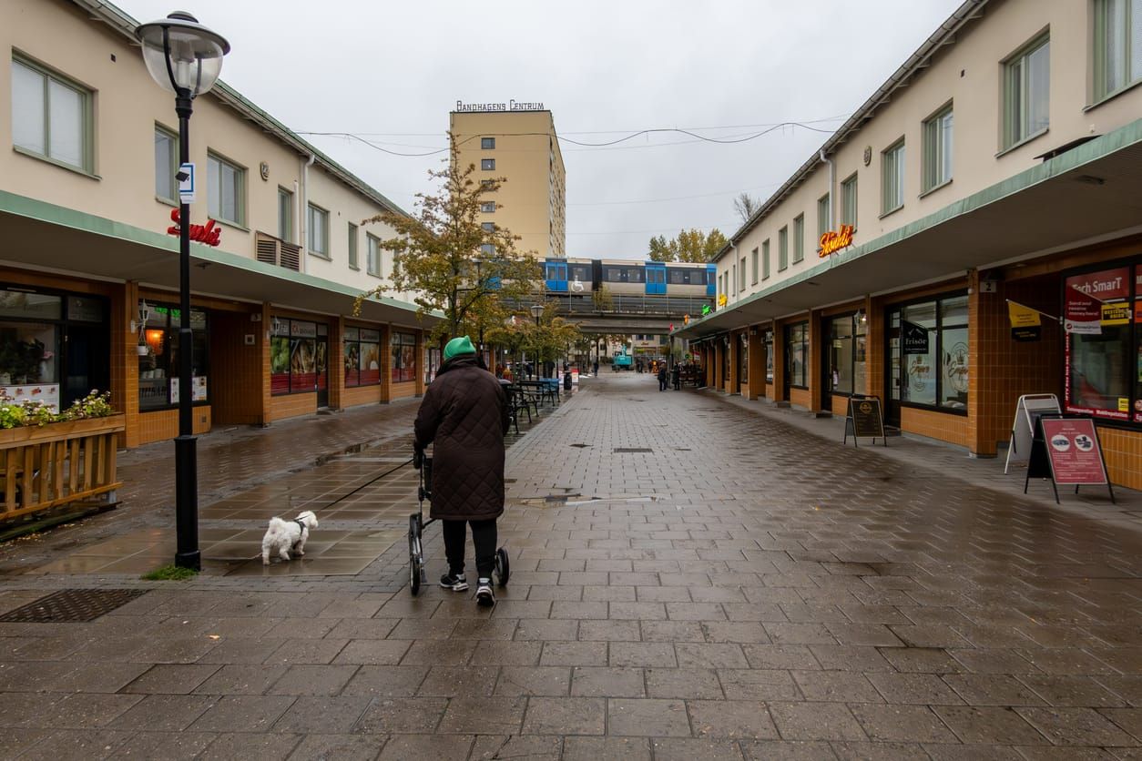Efter vistelseförbuden: Förorten blev “100 procent lugnare”