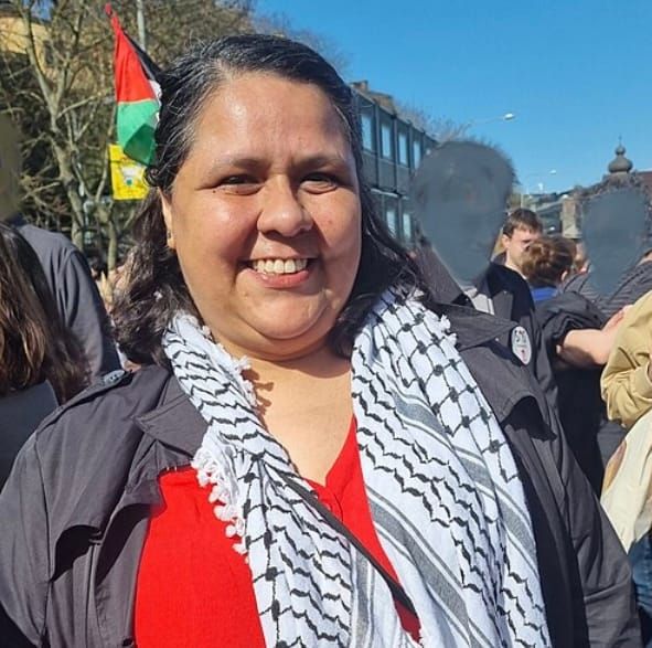 Kommunisten borde få sparken från riksdagen!