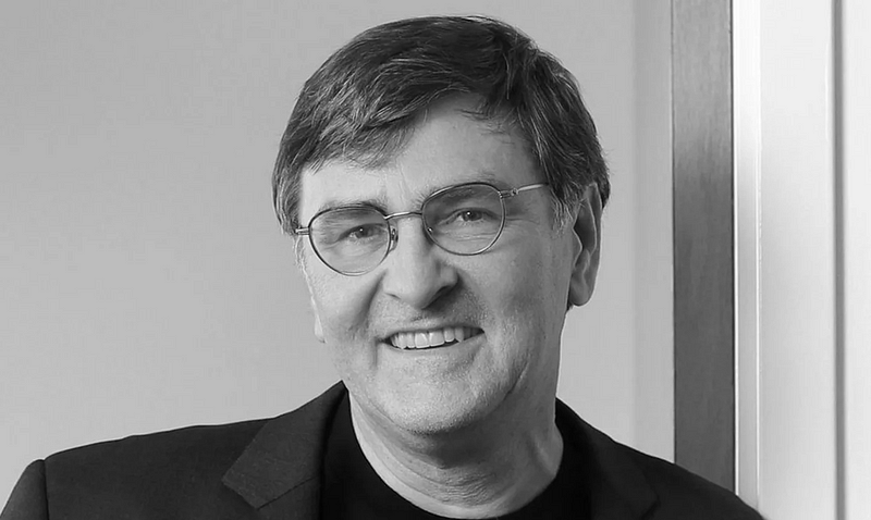 Blockchain inventor Dr. Scott Stornetta praises Electroneum. Find out how he compares it to Bitcoin