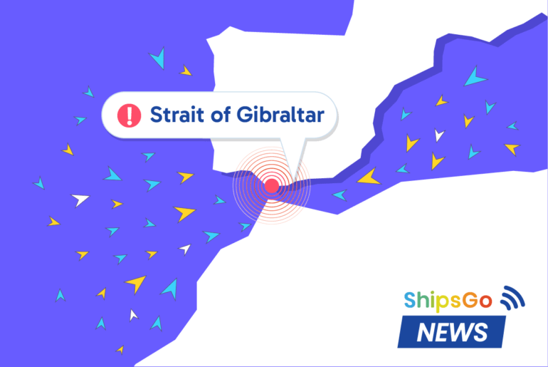 Strait of Gibraltar live ship traffic map showing commercial vessels between Spain and Morocco