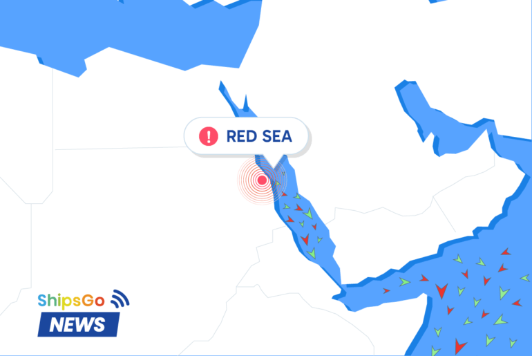 Red Sea live ship traffic map showing commercial vessels sailing between the Suez Canal and Bab el-Mandeb Strait