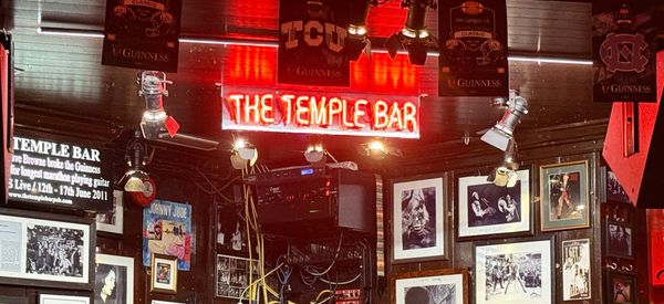 I finally did it. I went into The Temple Bar last night