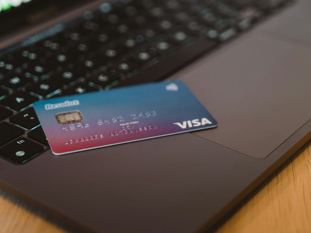 Scammers used Amazon and Lyft to test 345,000 stolen cards