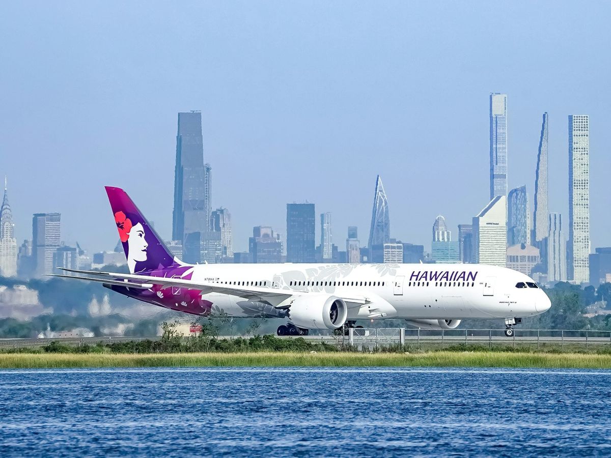 Hawaiian Airlines ends free meals for main cabin passengers