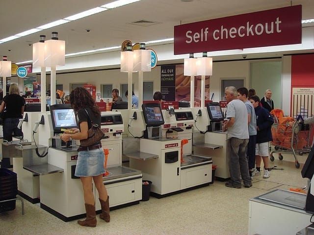 Shoppers could get 10% off for using self-checkout under new bill