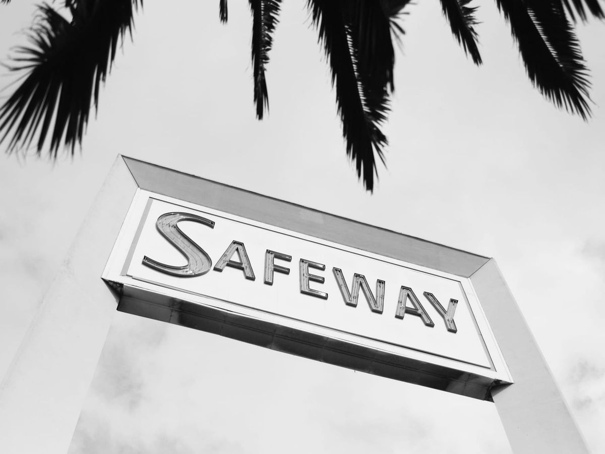 Safeway announces new wave of store closures