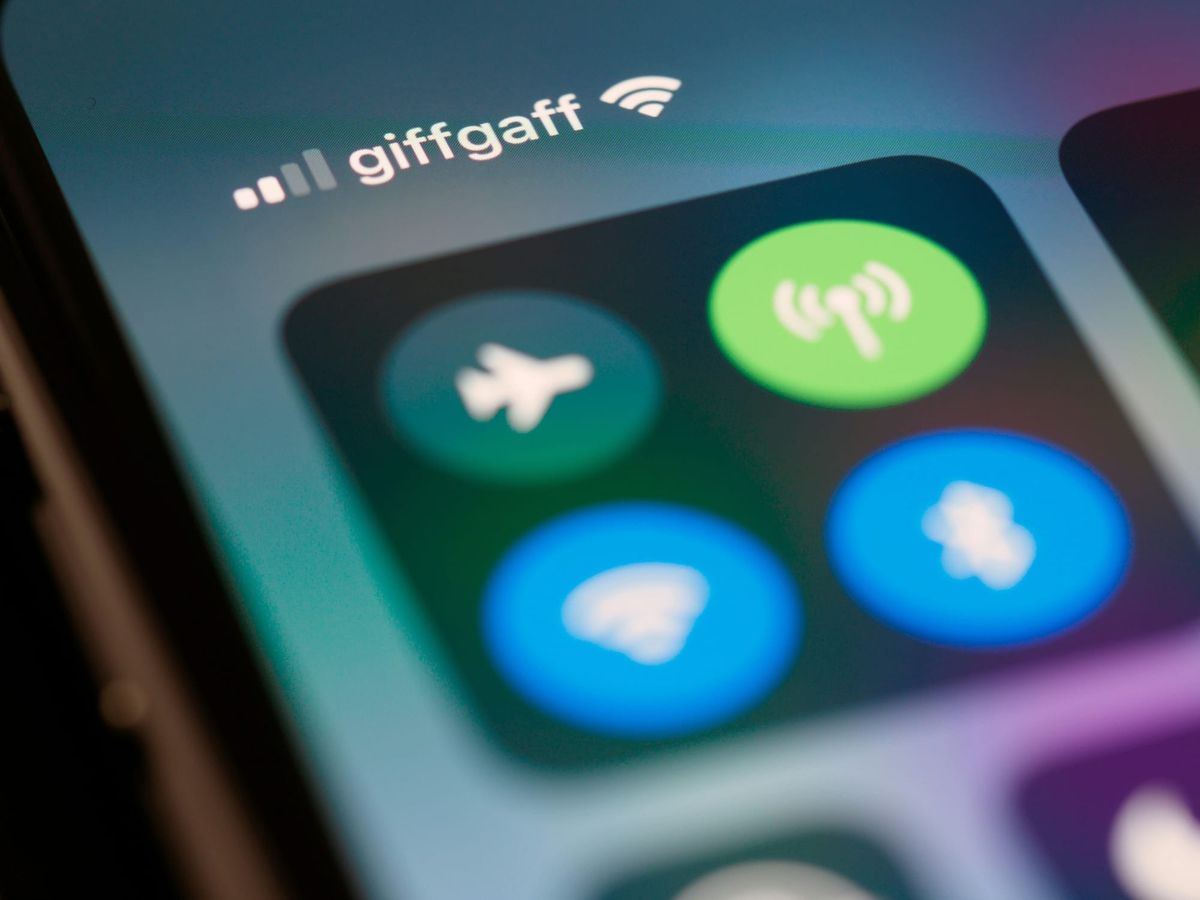 RFK Jr. launches federal investigation into phone and Wi-Fi safety