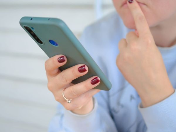 Police warn of fake text scam claiming unpaid tickets