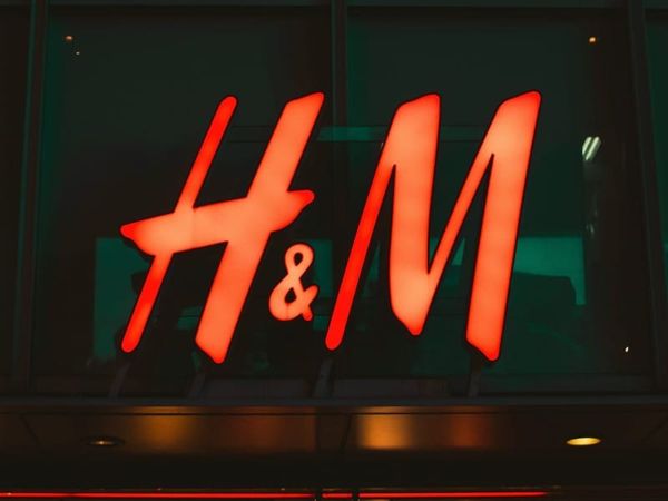 H&M closes 128 locations in major retail shift