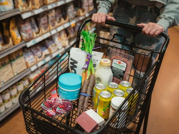 1 in 4 working-age Americans are going into credit card debt to buy groceries