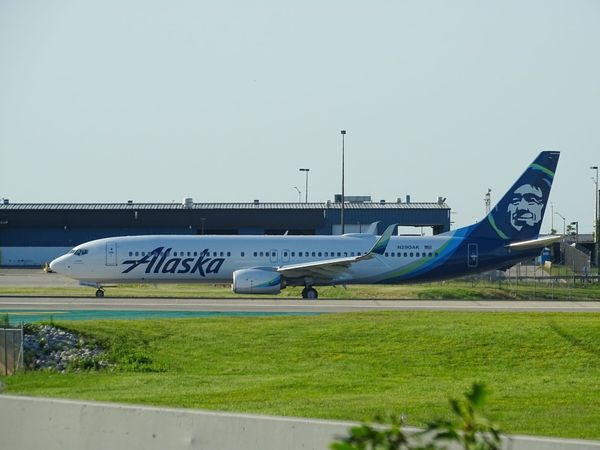 Alaska Airlines launches first ever luxury suites with closing doors