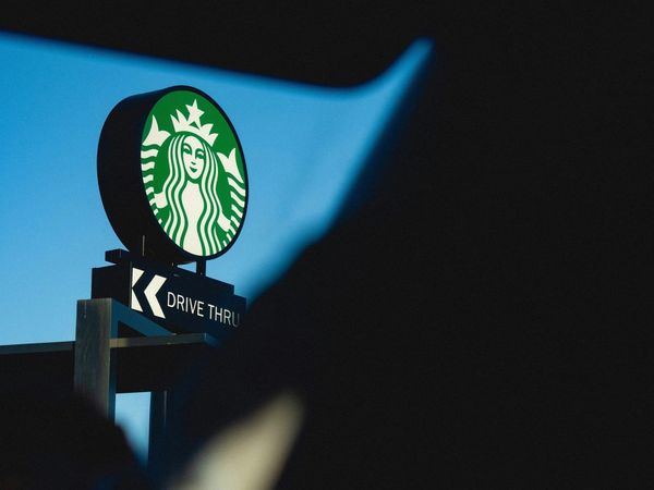 Starbucks spends $1 billion to bring comfy chairs back