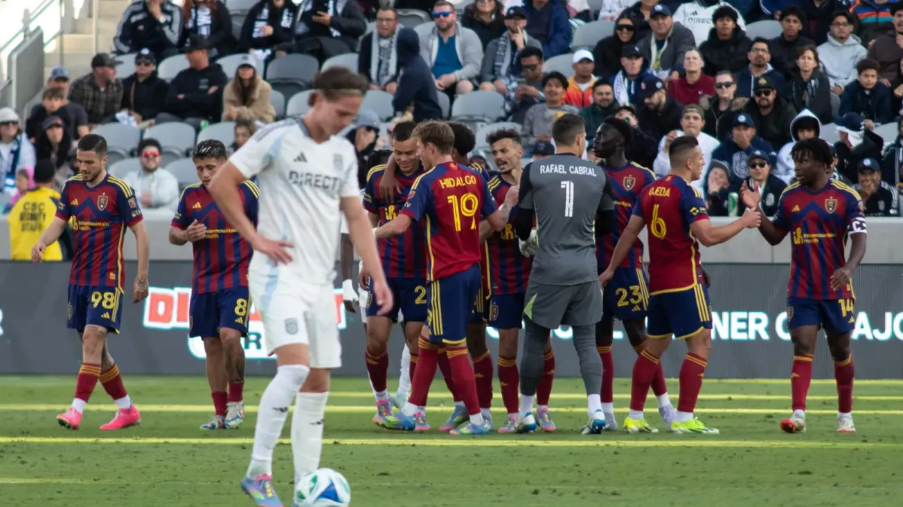 SDFC vs RSL