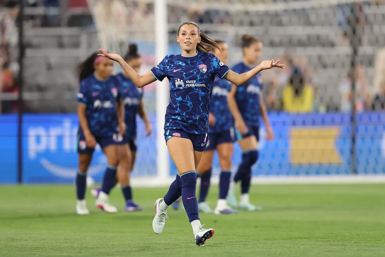 Must See Goal: Pure Brilliance from Melanie Barcenas