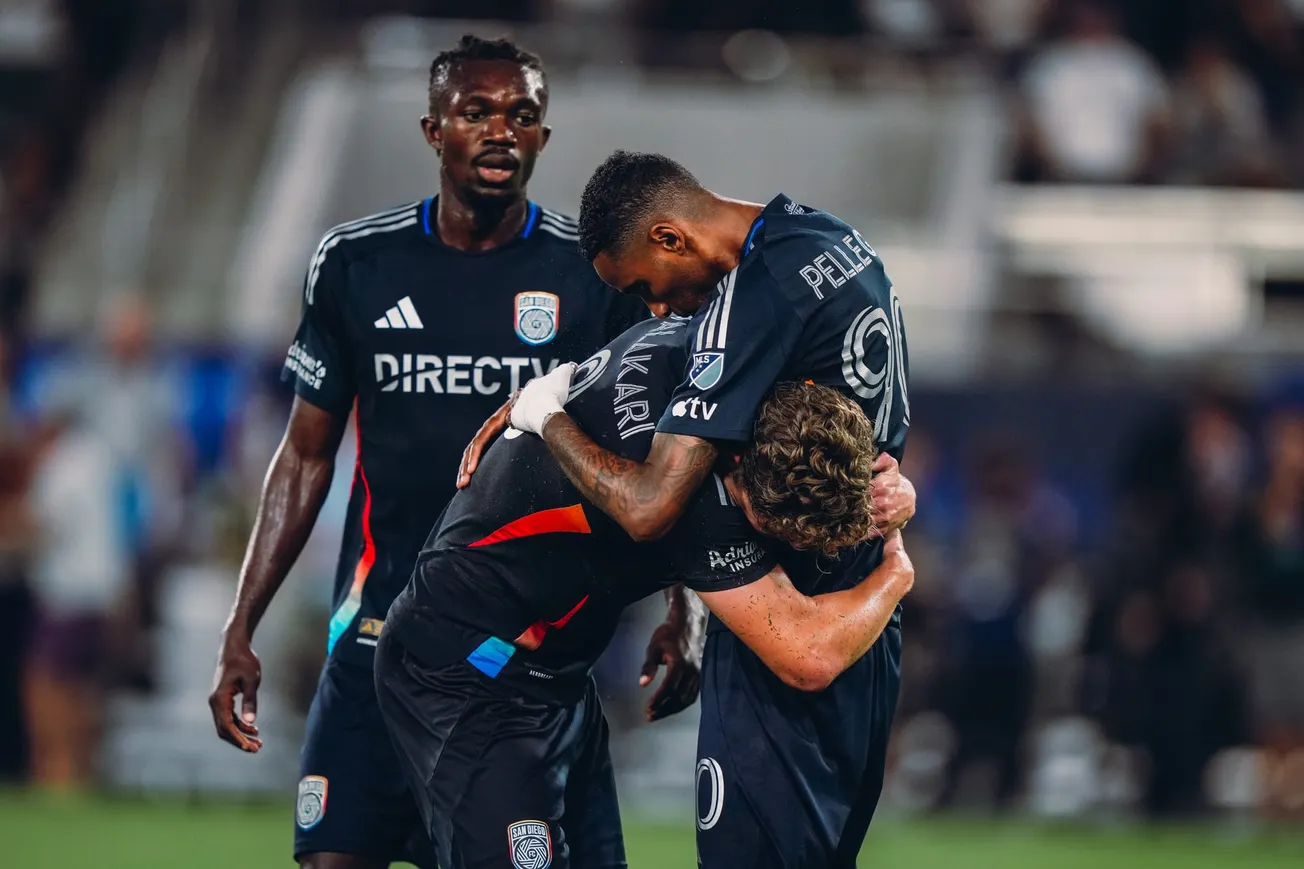 SDFC Beat LA Galaxy 3-1 Despite Red Card in Chucky Lozano's Return