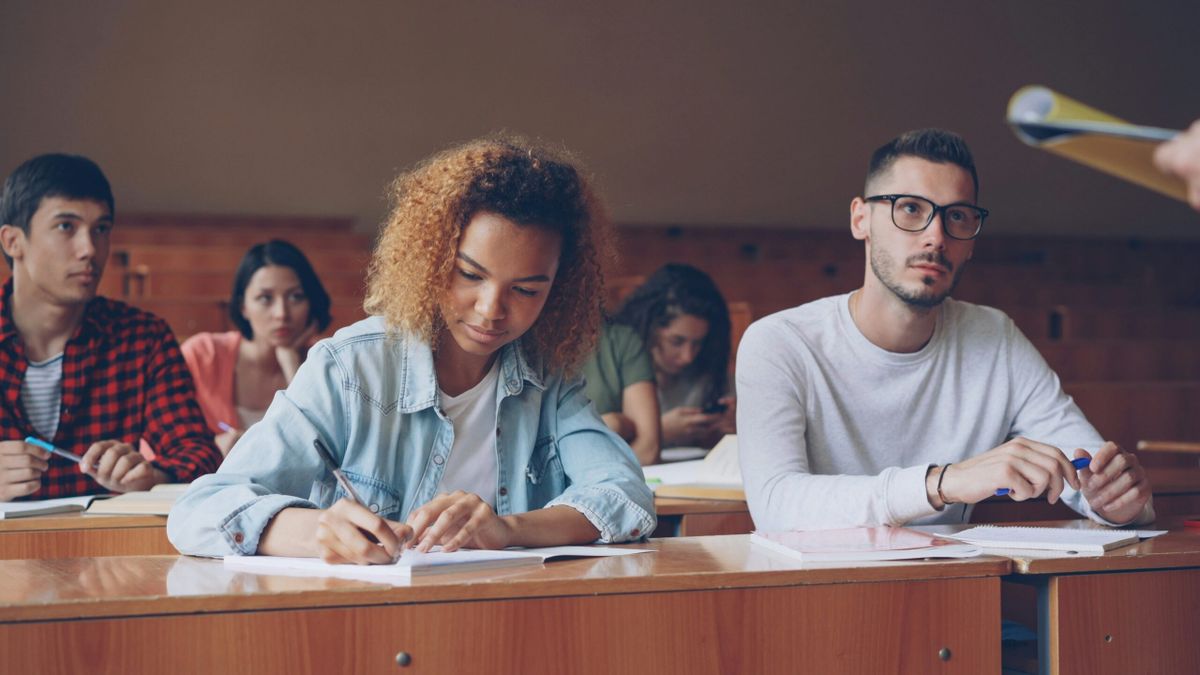 summer school classroom students