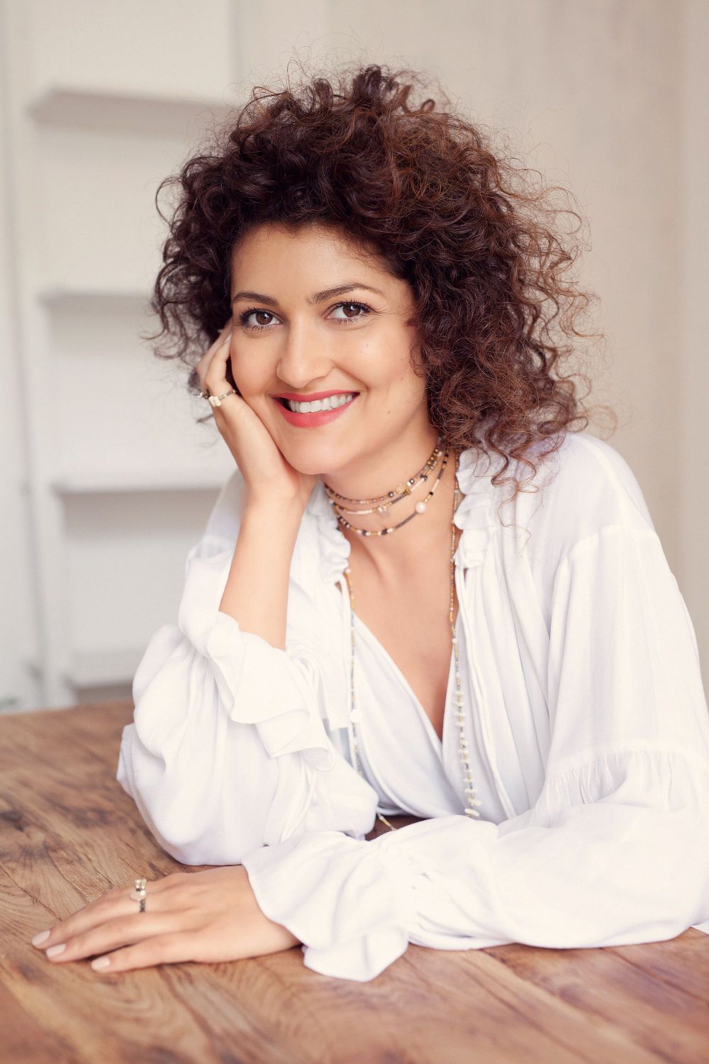 Alexandra Caspruf: bijuteriile mele cuceresc mai ales prin atenția la detalii post image