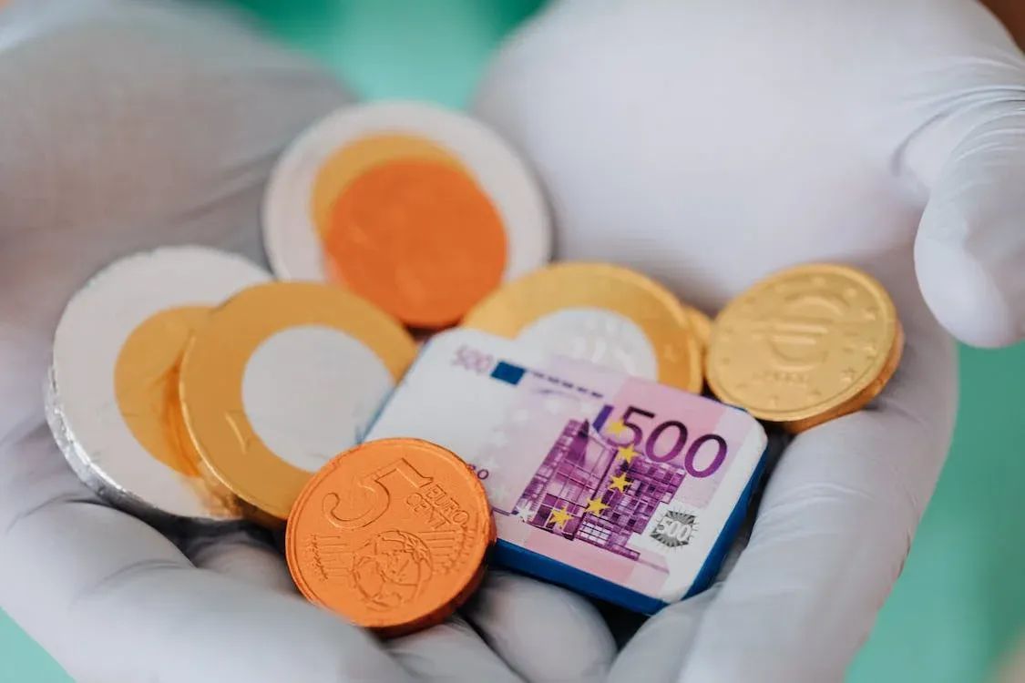 Cutting Costs on Groceries, Travel, Entertainment, and More