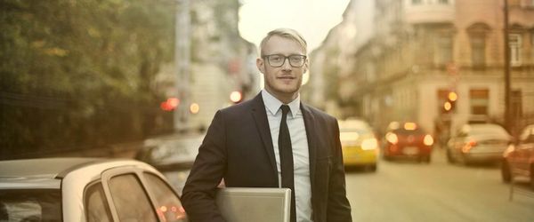 Know 5 Secrets That Make You A Brilliant Sales Representative!