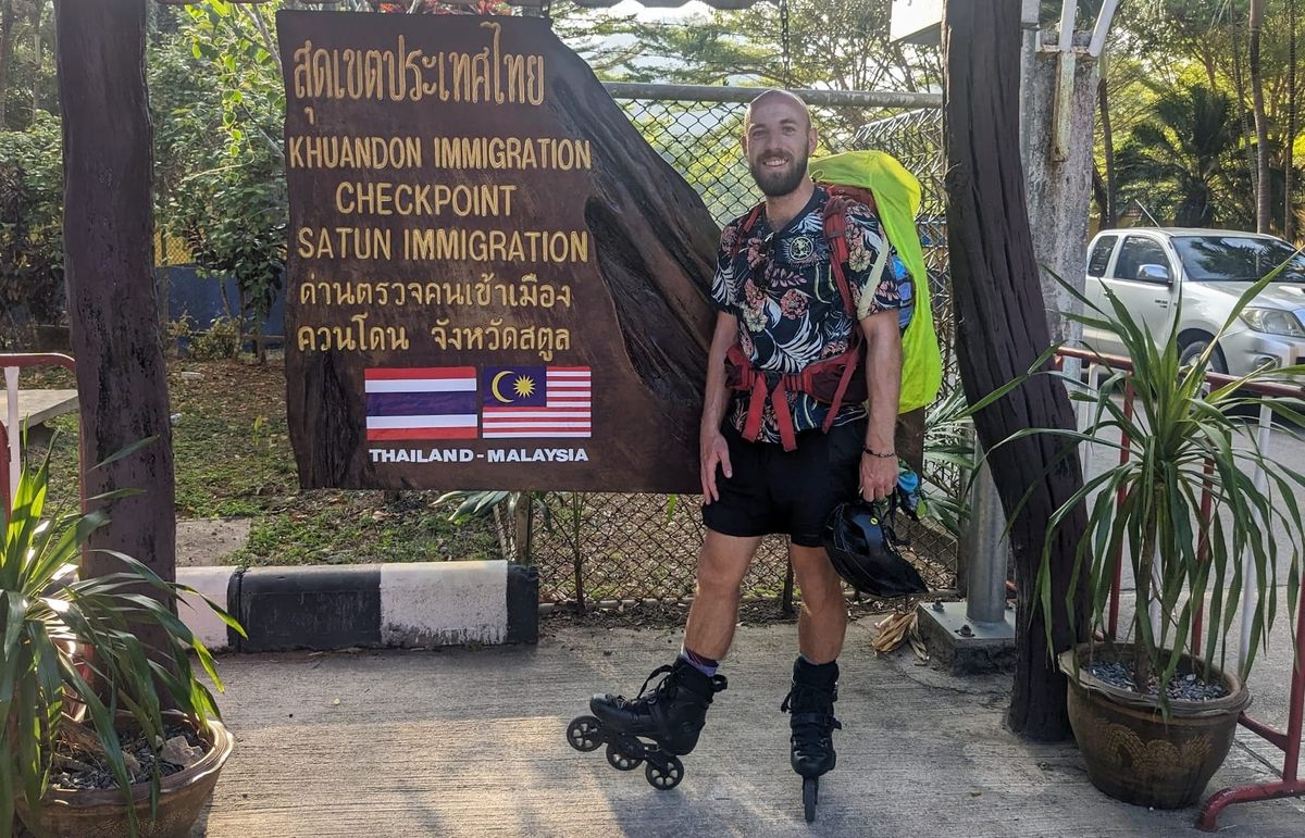 Skatepacking and traveling on inline skates