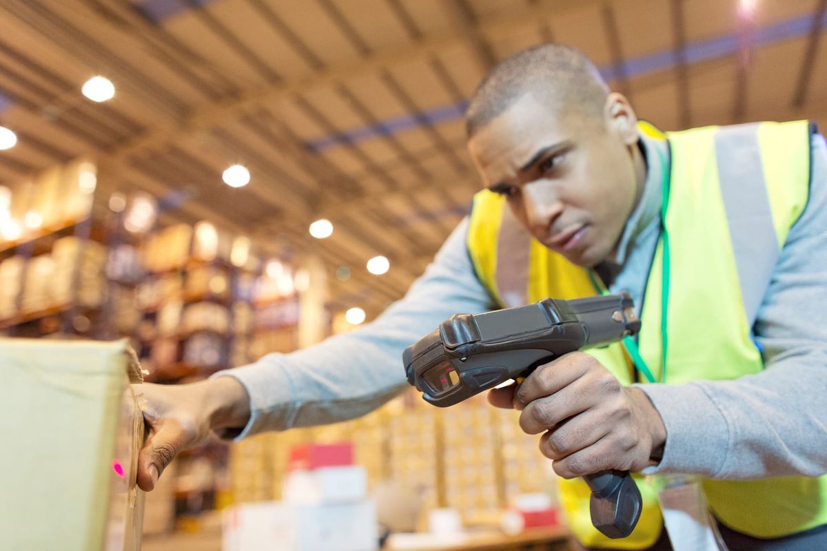 Barcode or RFID: Inventory Management Comparison