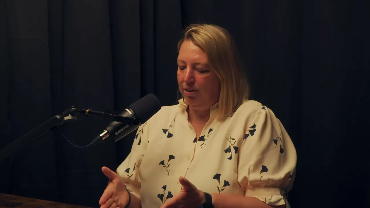 Describing the emotional struggle living in France