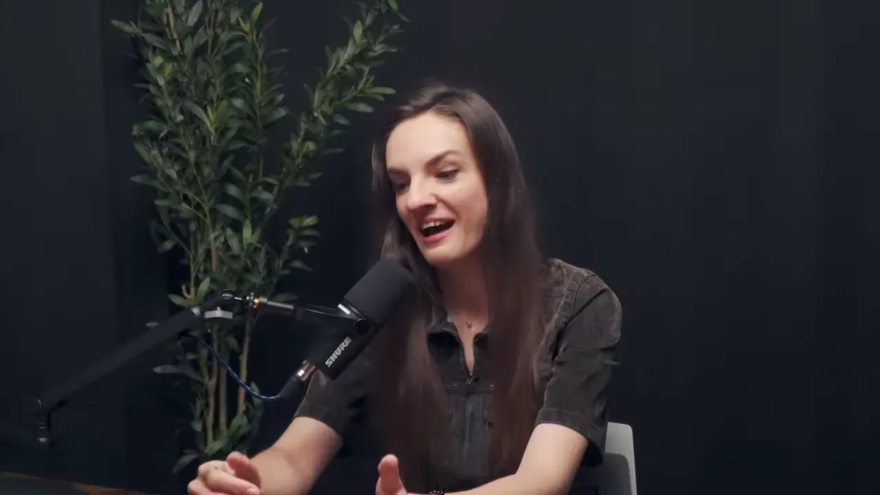 Hanna recounting the grocery store story and the culture shock upon arrival.