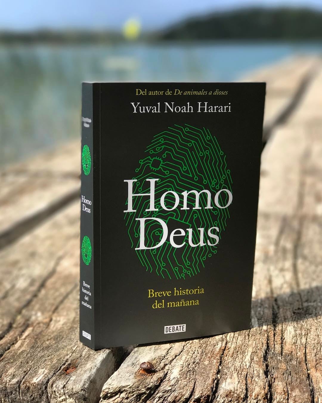 Homo Deus (2016)